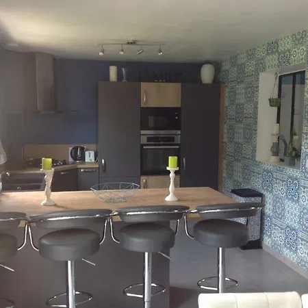Maison 8 Couchages بيت ضيافة لو مان